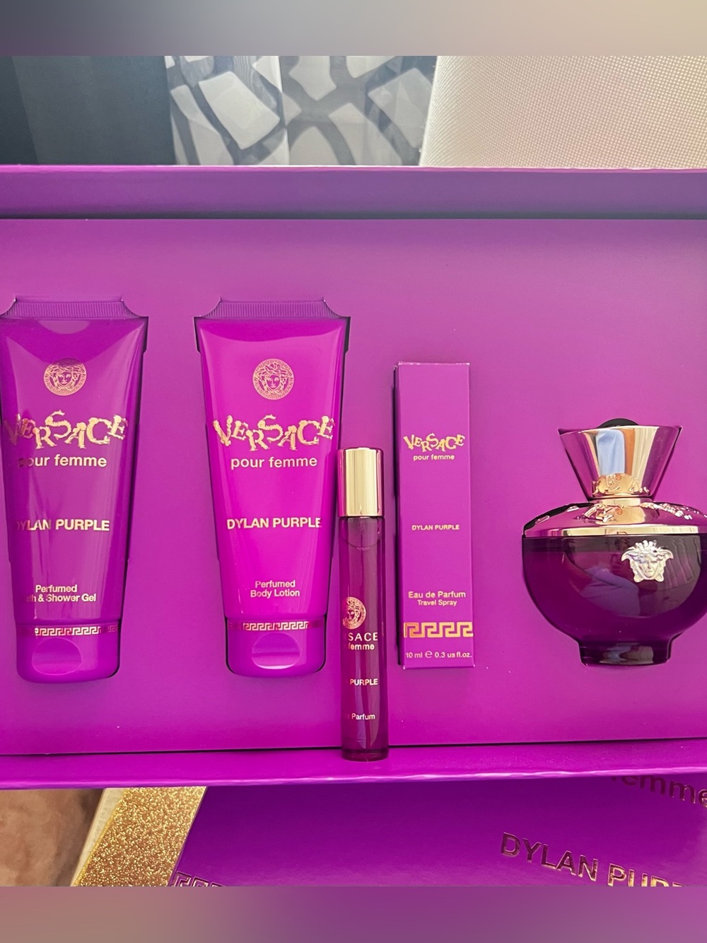 VERSACE